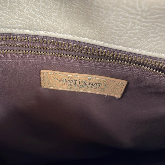 MATT & NAT Shoulder Bucket Bag Cream Phone Pocket Zip Vegan Grain Leather *As Is - Picture 8 of 15